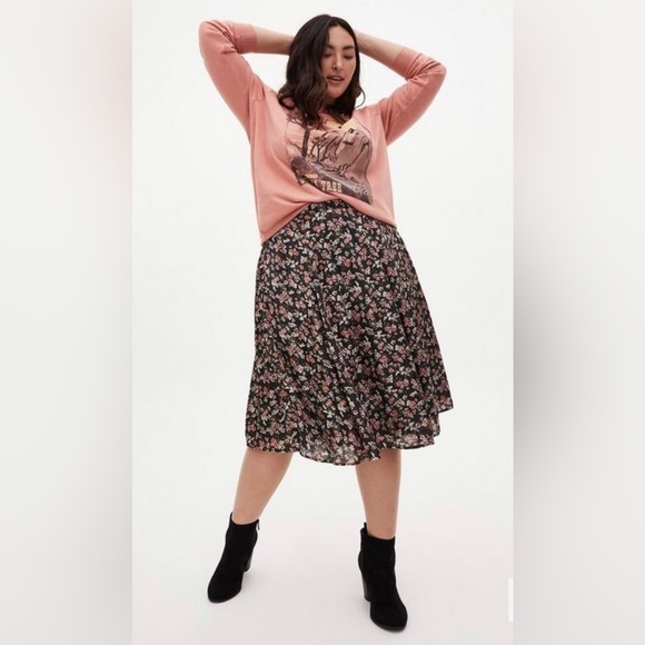 torrid Dresses & Skirts - Torrid Black Floral Liquid Woven Midi Skirt